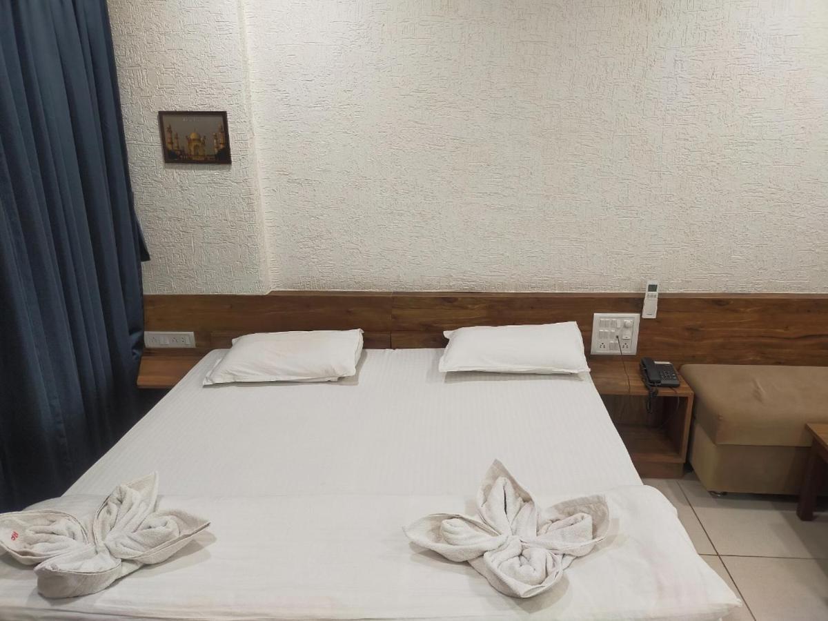Hotel Kartiki Aurangabad  Zewnętrze zdjęcie
